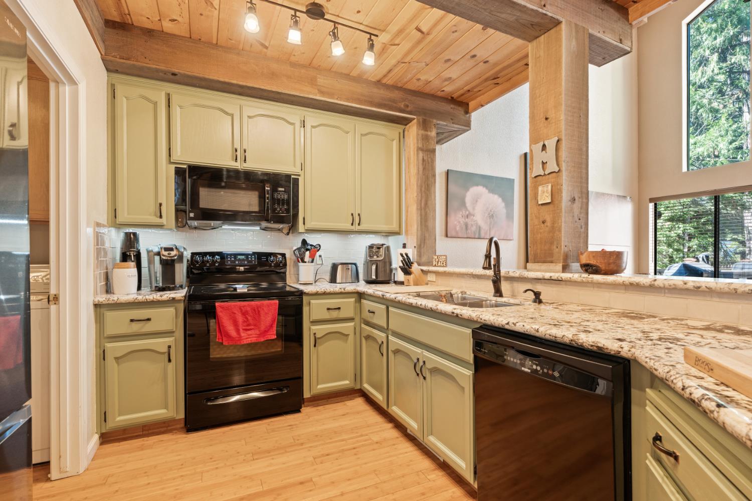 40735 Silver Tip Lane, Shaver Lake, CA 93664