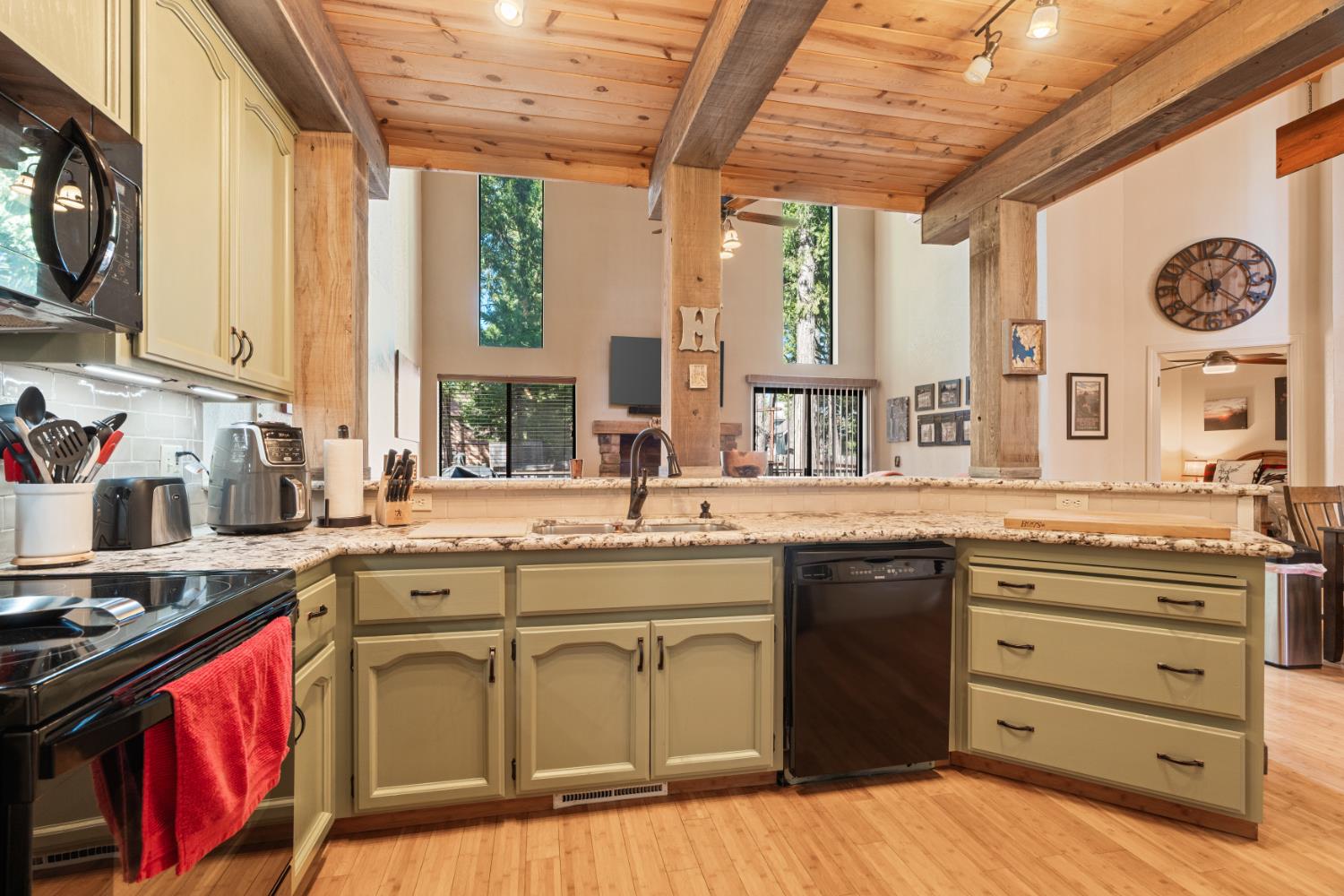 40735 Silver Tip Lane, Shaver Lake, CA 93664