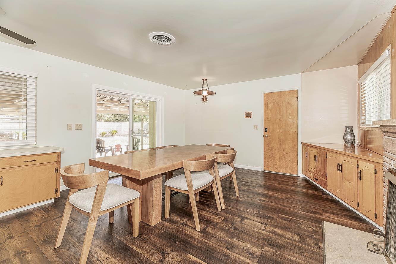 380 N Garden Dr, Dinuba, CA 93618