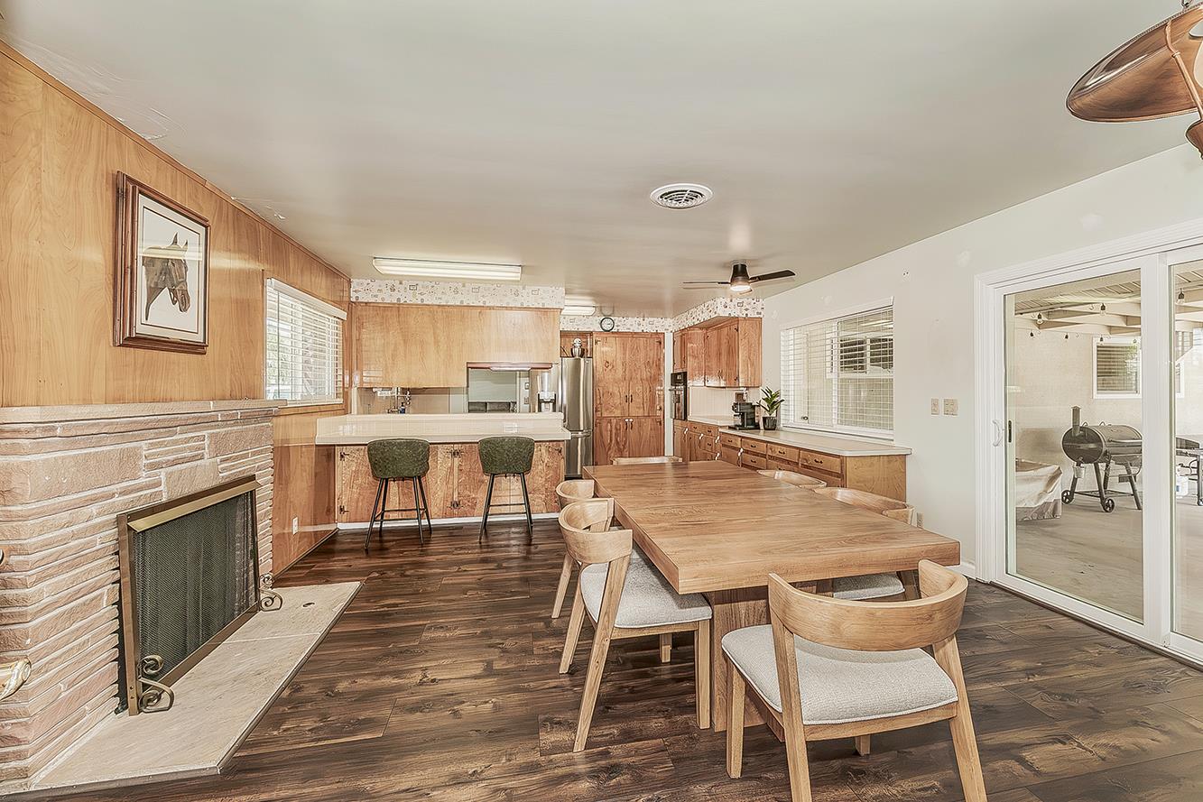 380 N Garden Dr, Dinuba, CA 93618
