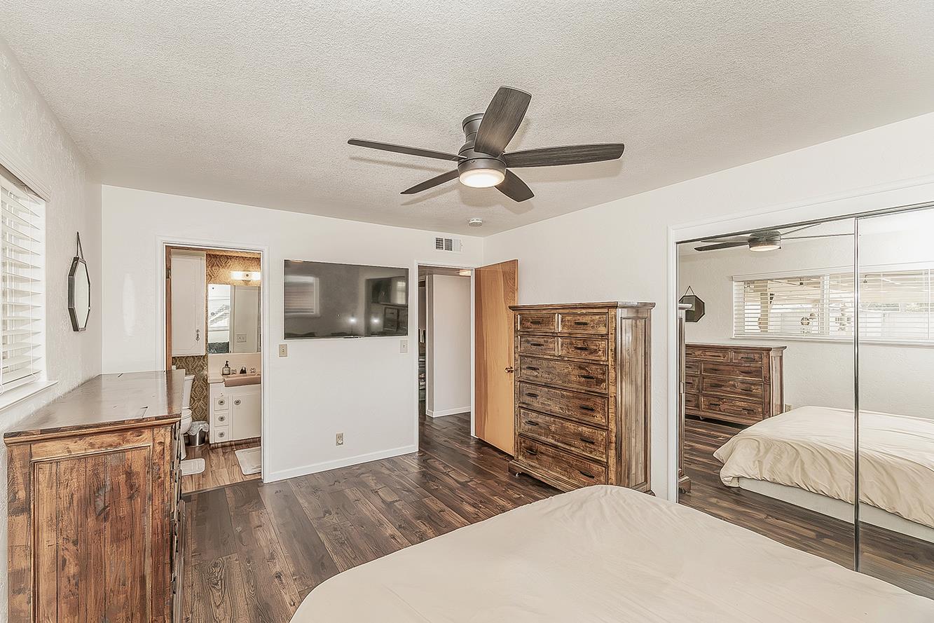380 N Garden Dr, Dinuba, CA 93618