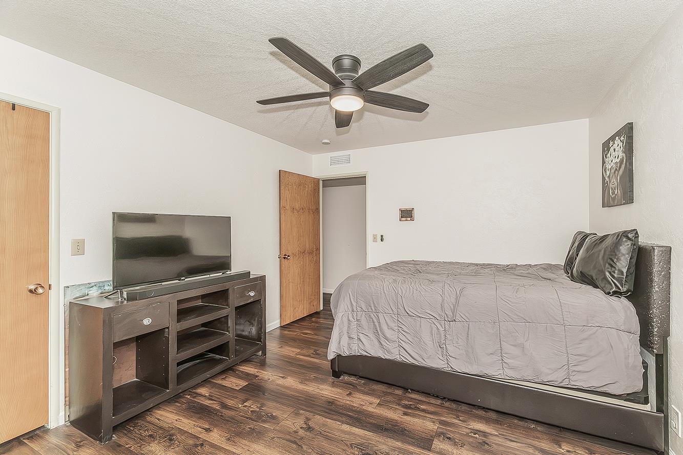 380 N Garden Dr, Dinuba, CA 93618