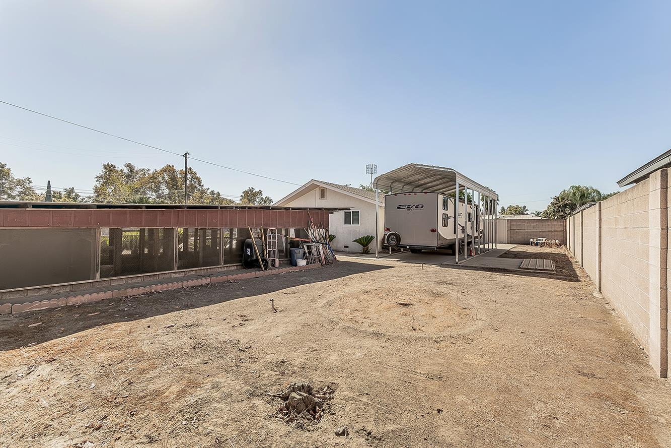 380 N Garden Dr, Dinuba, CA 93618