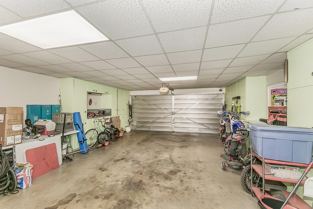 380 N Garden Dr, Dinuba, CA 93618