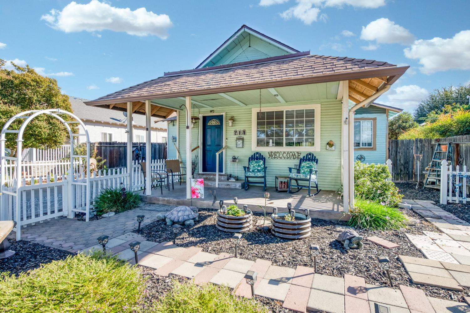 214 5th, Clovis, CA 93612