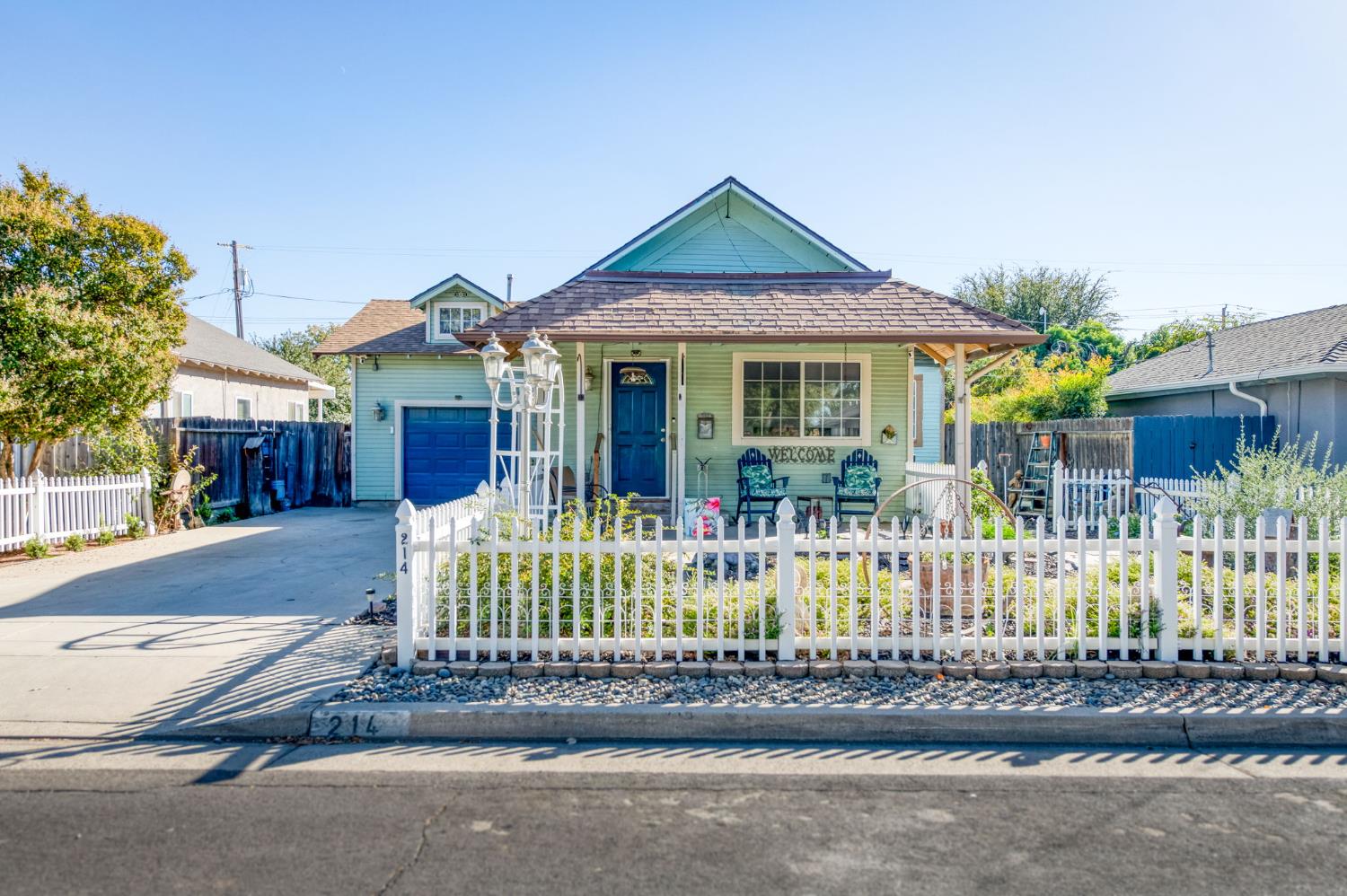 214 5th, Clovis, CA 93612