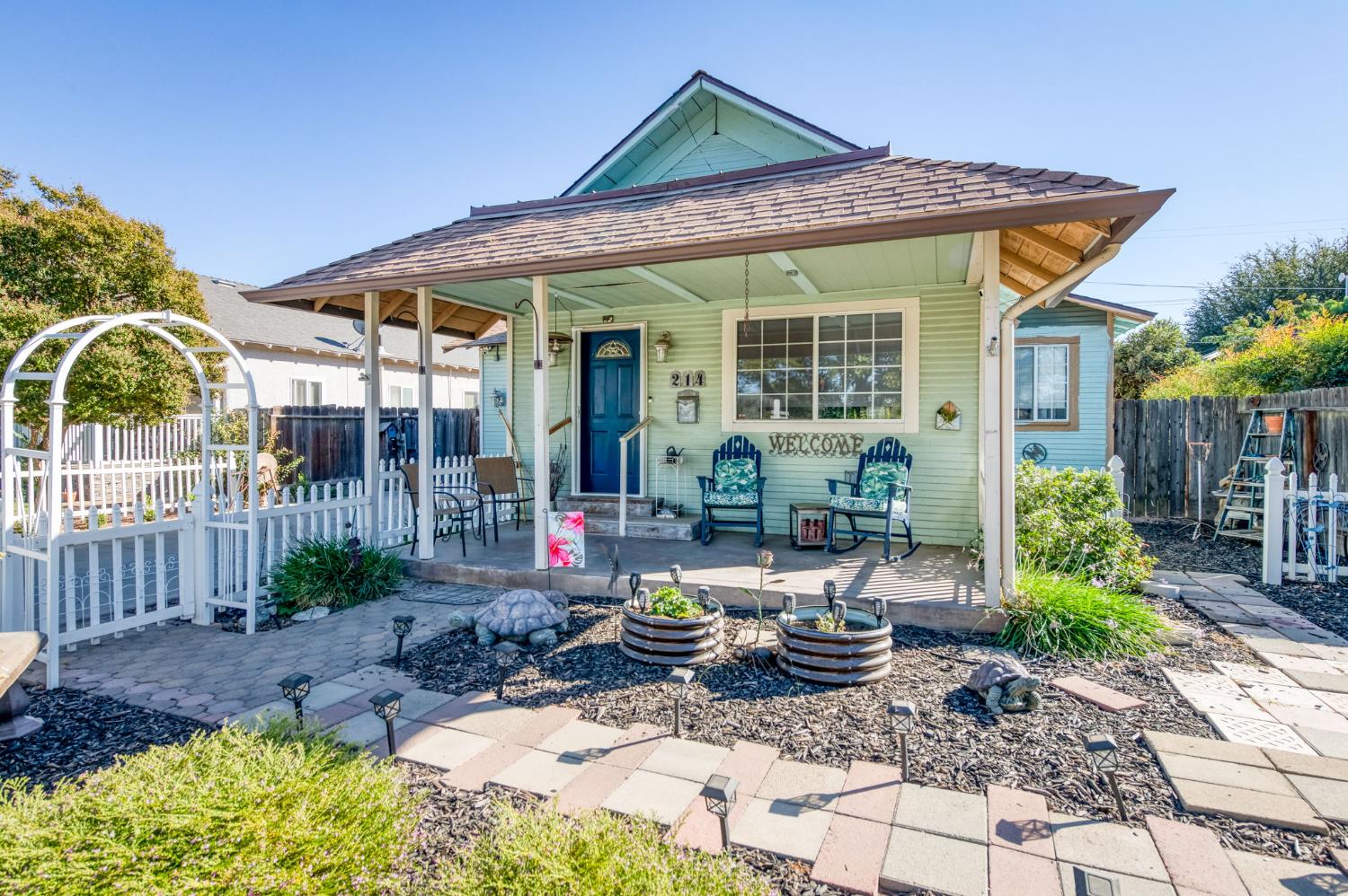 214 5th, Clovis, CA 93612