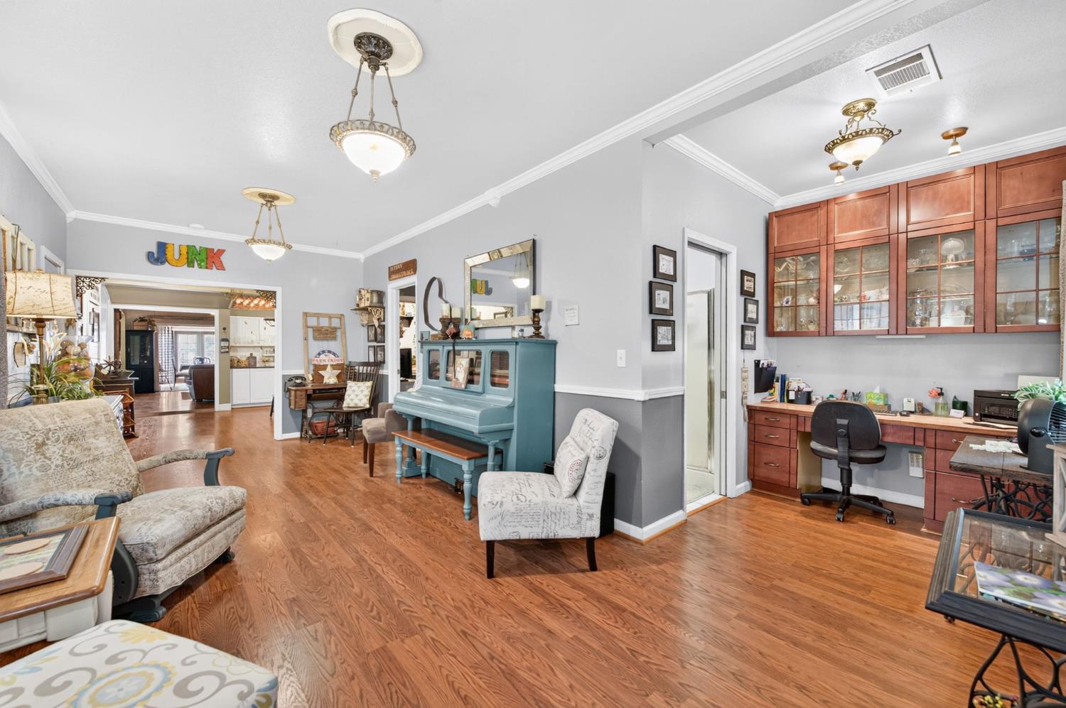 214 5th, Clovis, CA 93612