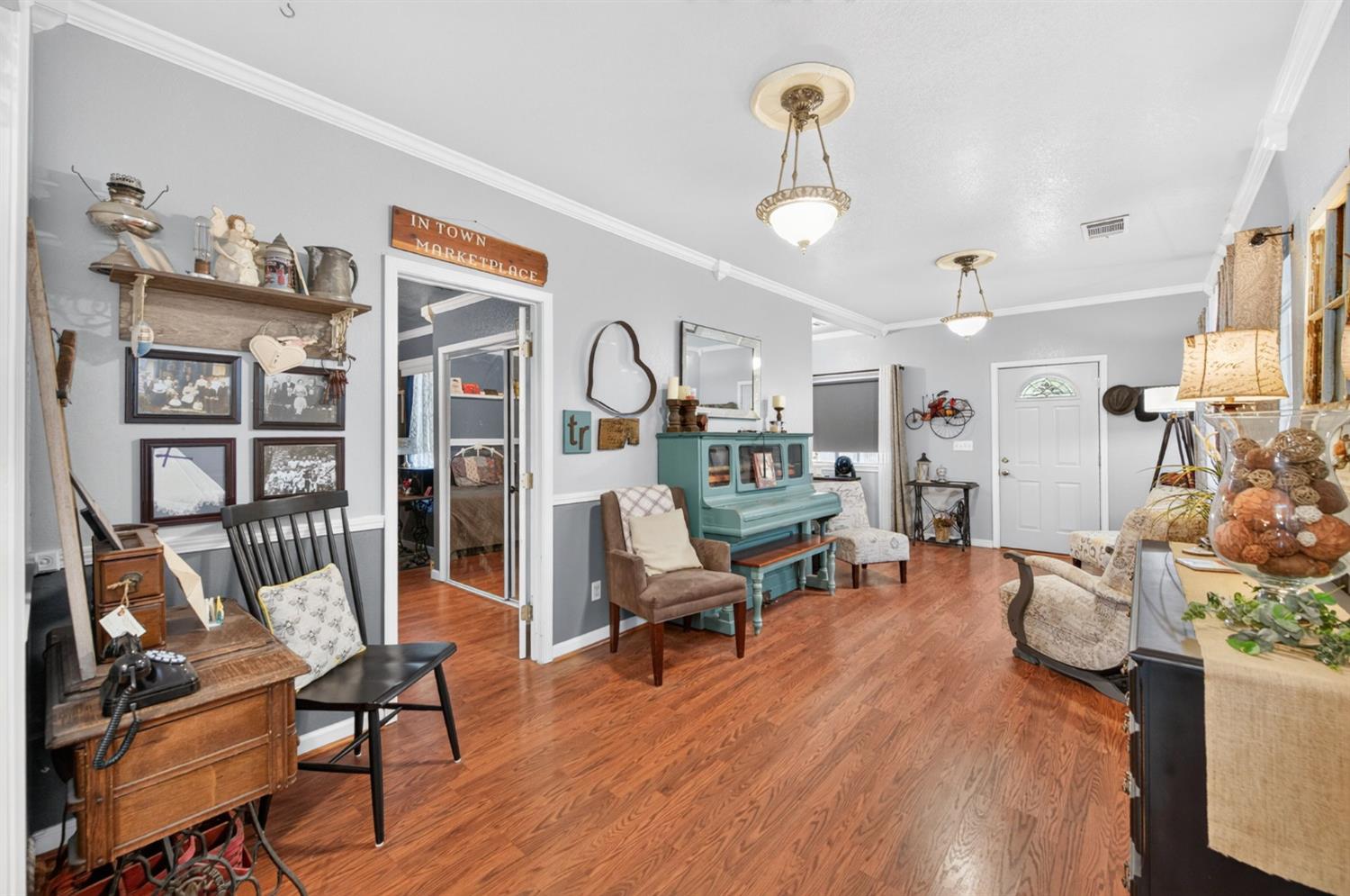 214 5th, Clovis, CA 93612