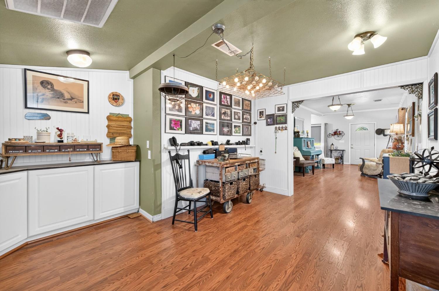 214 5th, Clovis, CA 93612