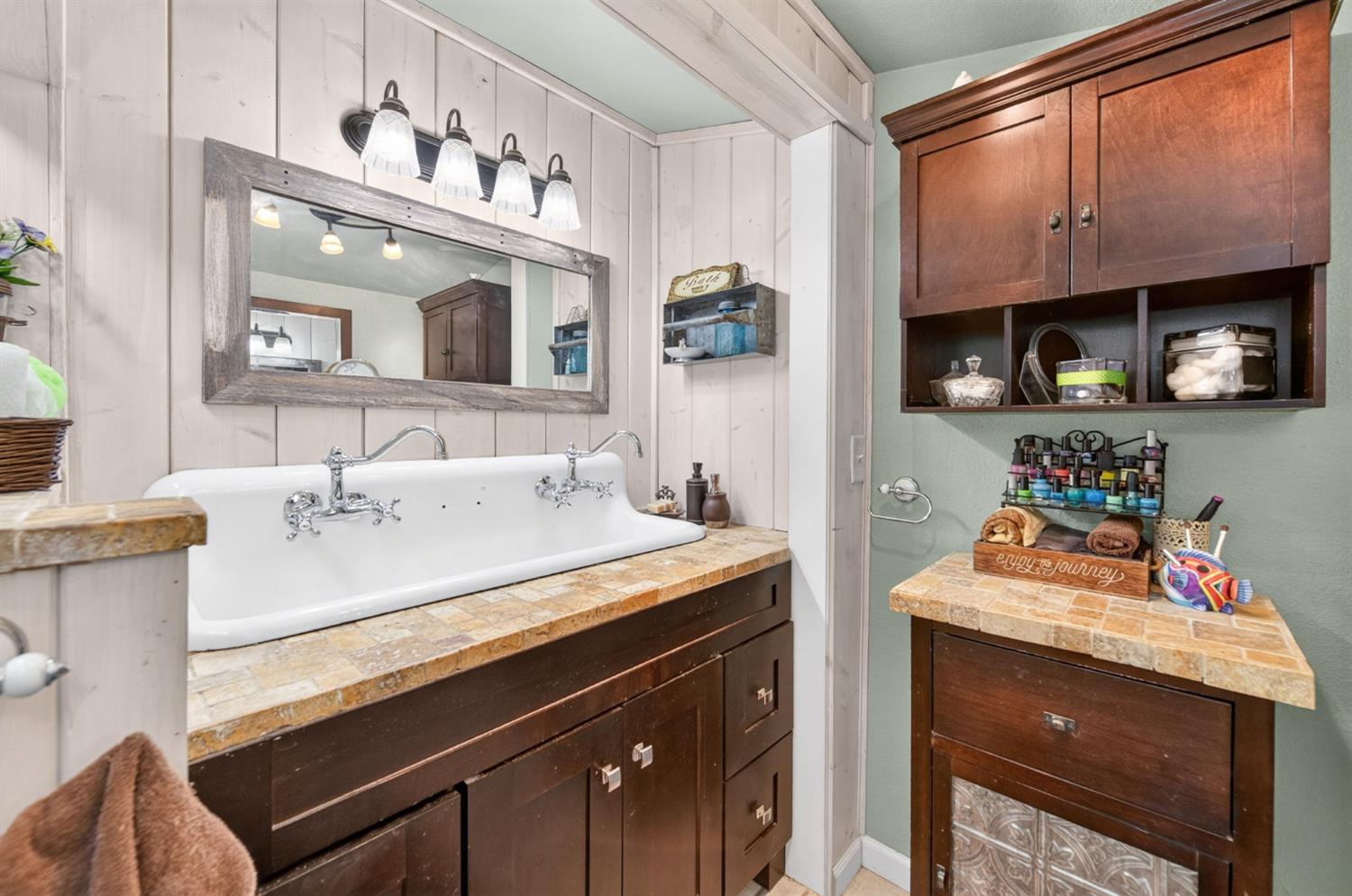 214 5th, Clovis, CA 93612