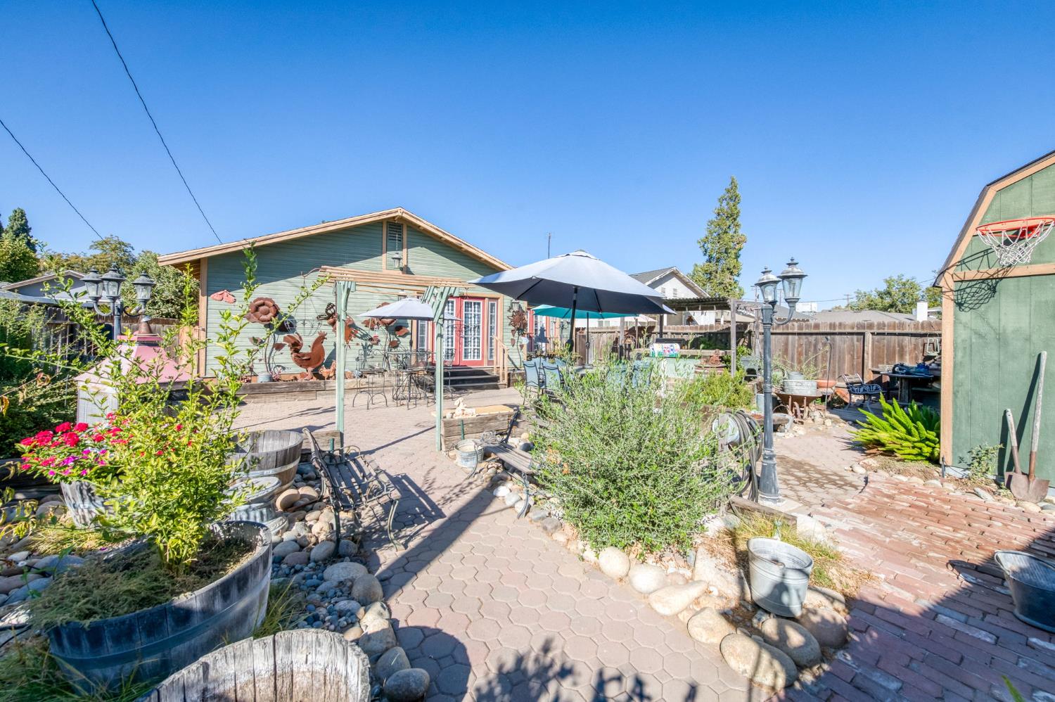 214 5th, Clovis, CA 93612