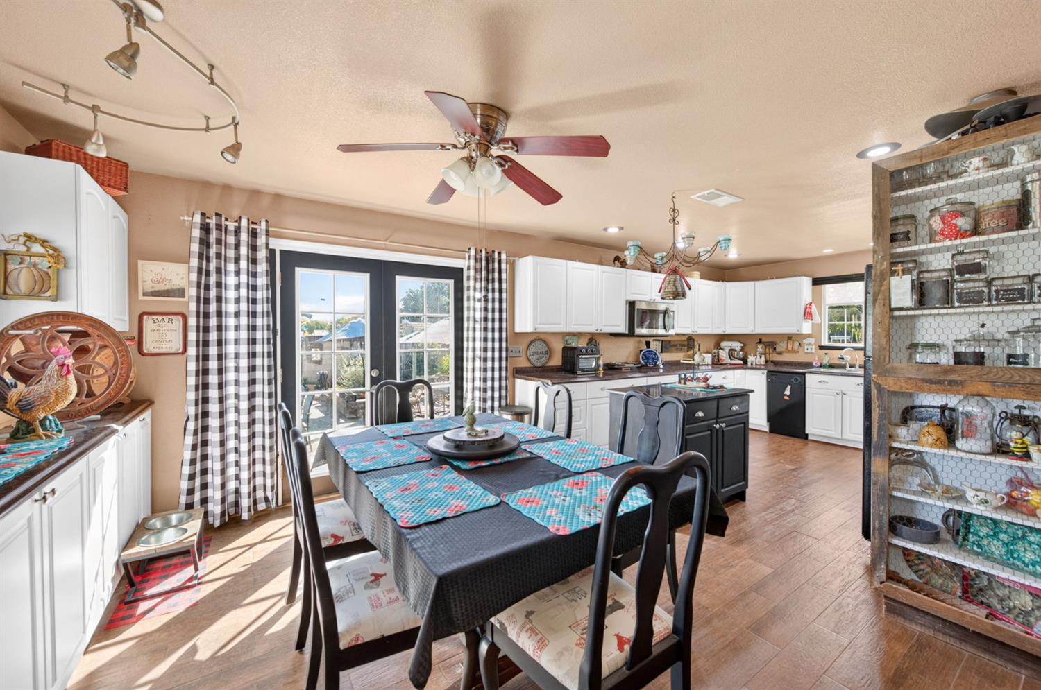 214 5th, Clovis, CA 93612