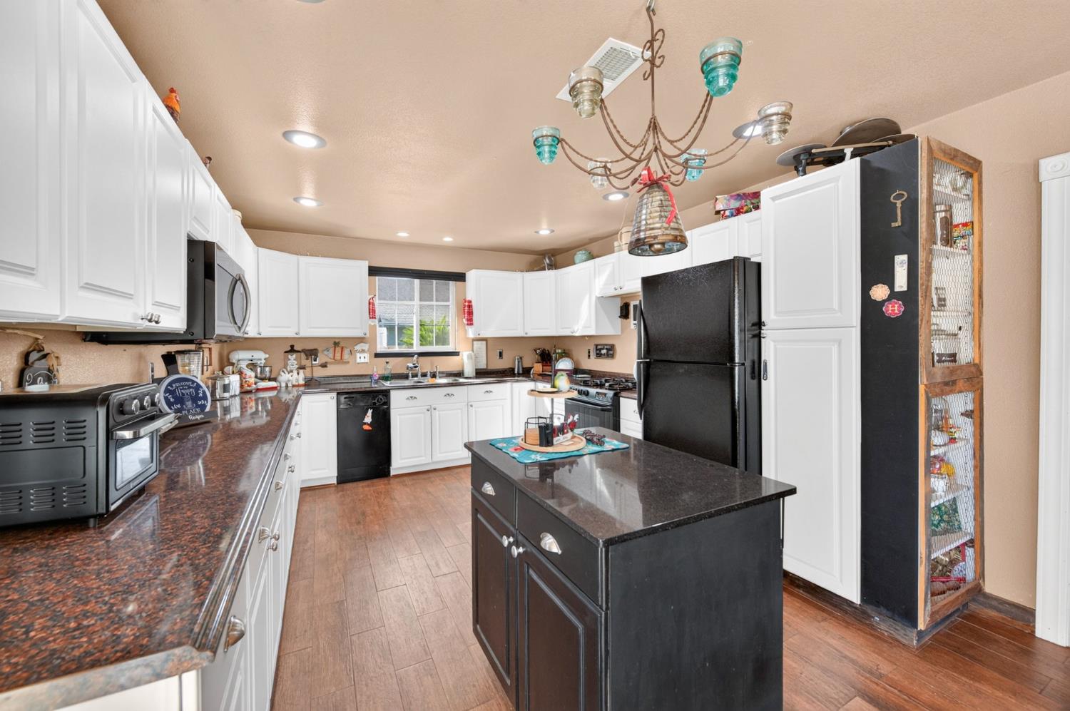 214 5th, Clovis, CA 93612