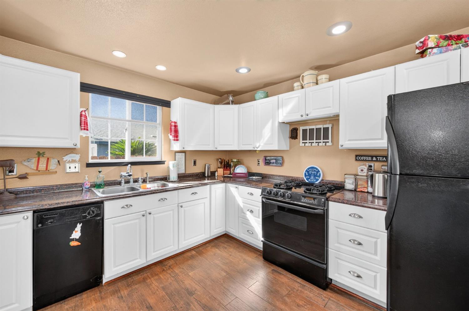 214 5th, Clovis, CA 93612