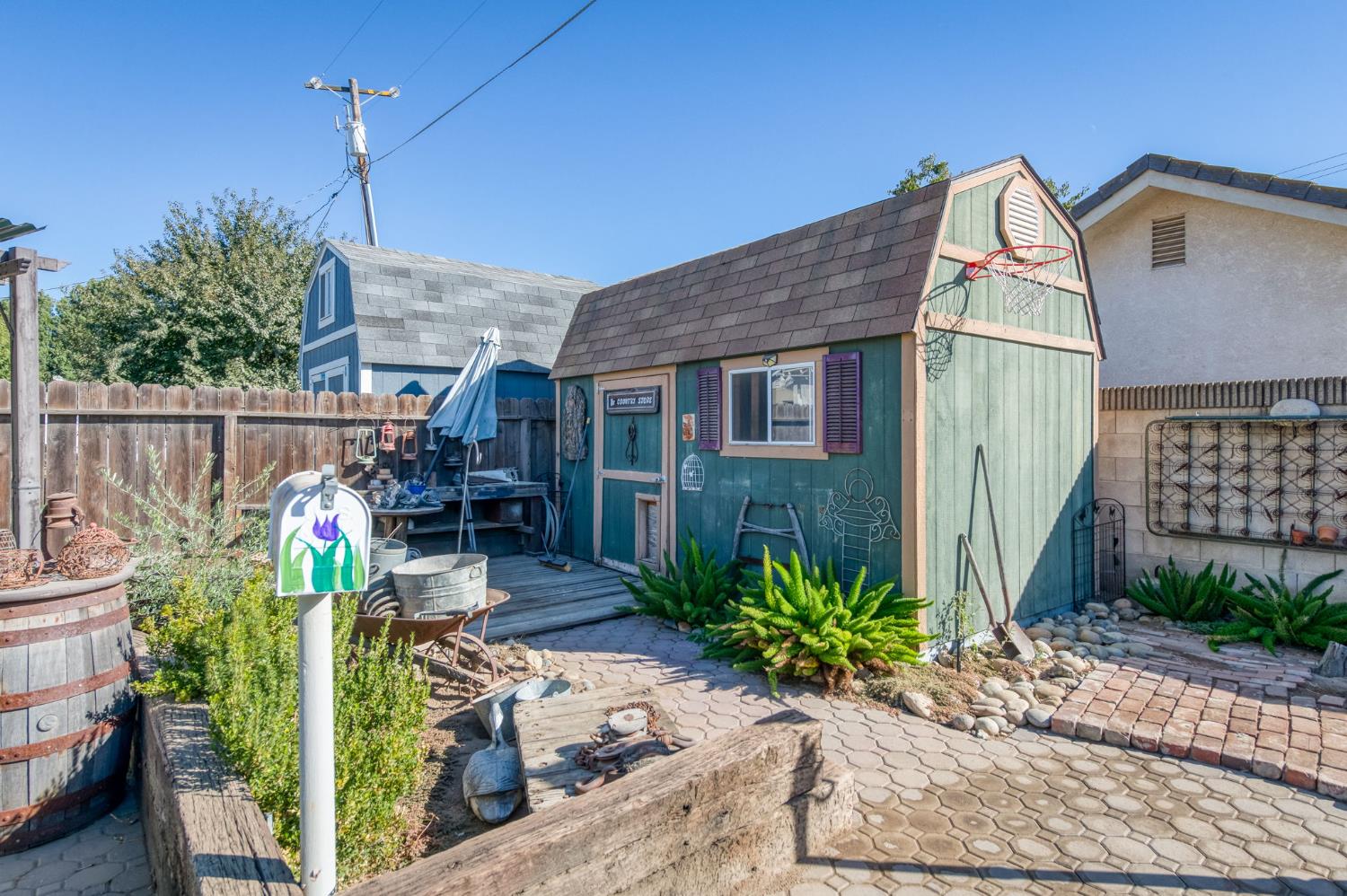 214 5th, Clovis, CA 93612