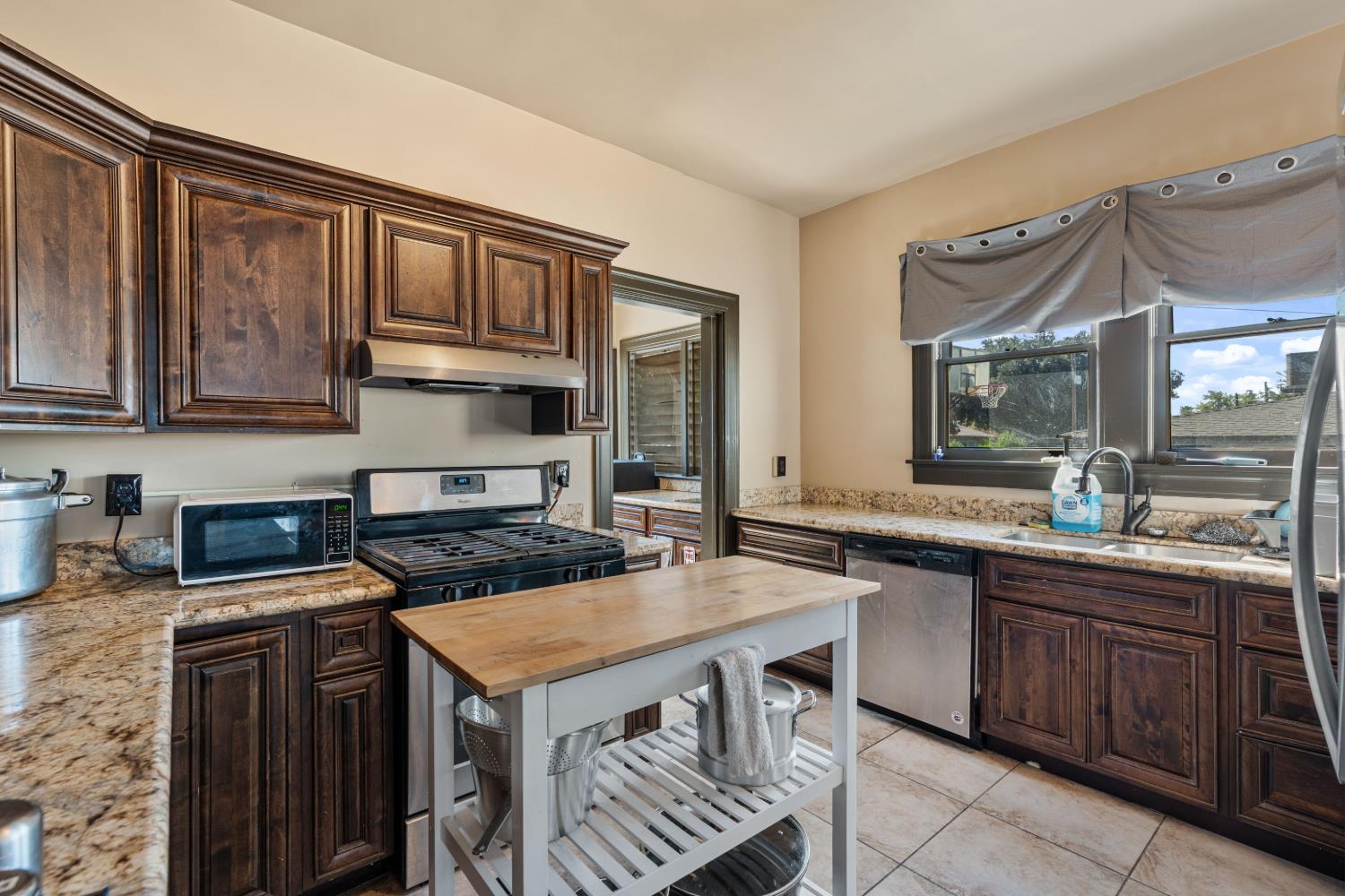 1502 1520 E Olive, Fresno, CA 93728