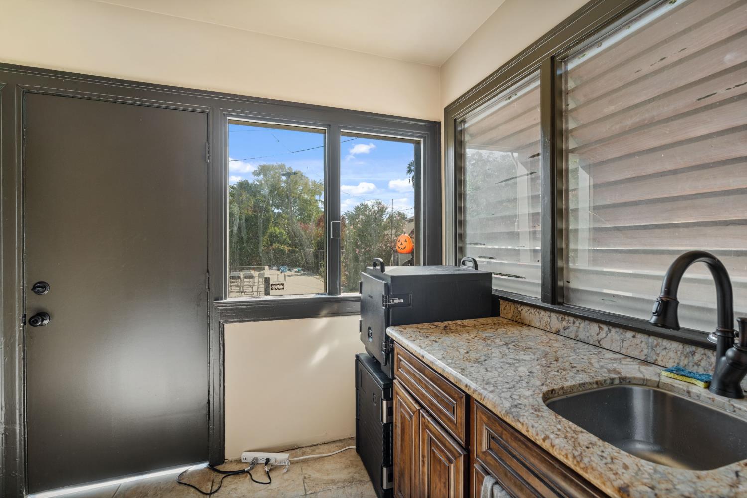 1502 1520 E Olive, Fresno, CA 93728