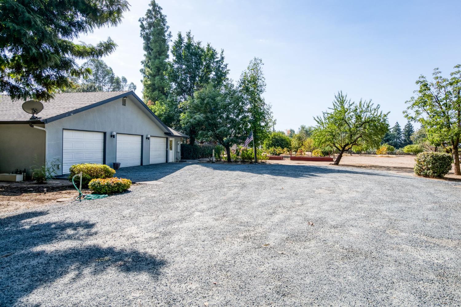 6793 E Cambridge Ave, Fresno, CA 93727
