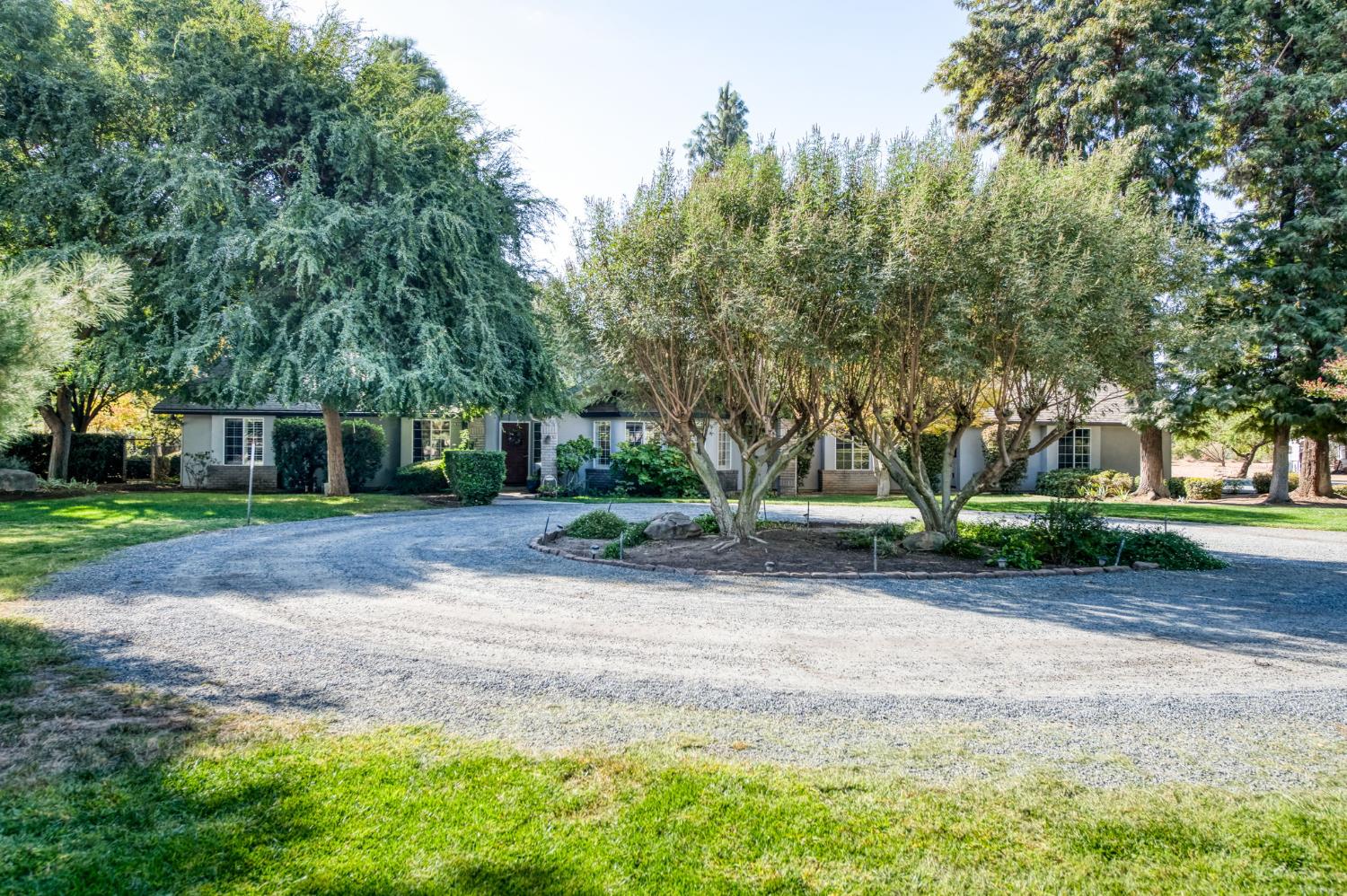 6793 E Cambridge Ave, Fresno, CA 93727