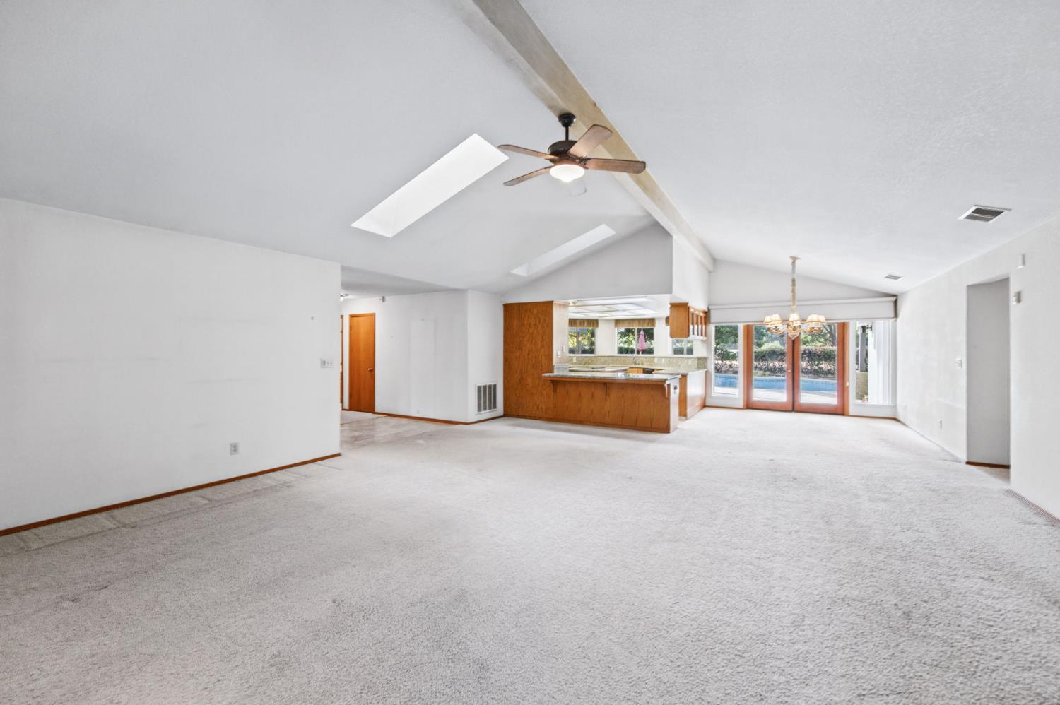 6793 E Cambridge Ave, Fresno, CA 93727