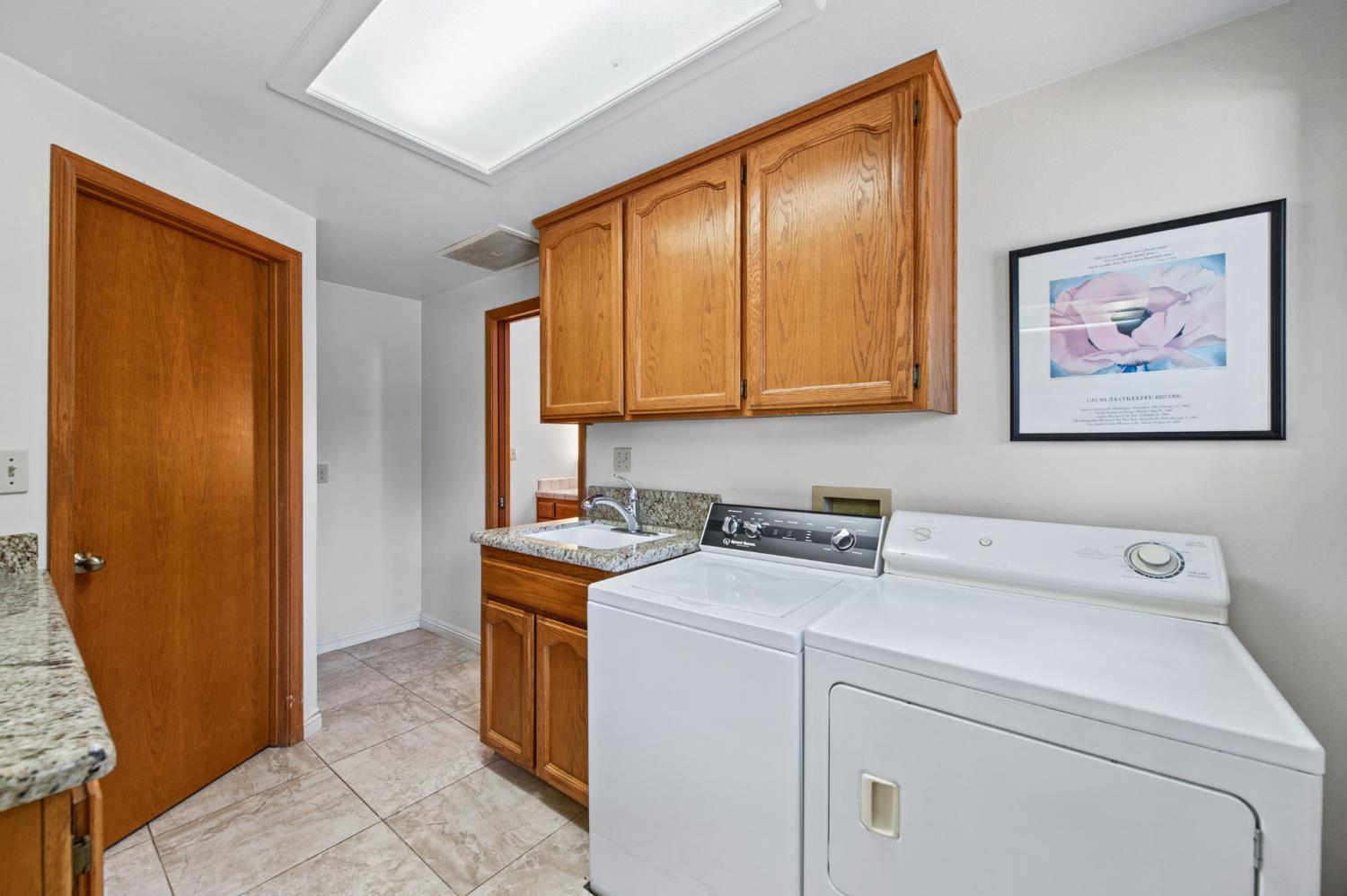 6793 E Cambridge Ave, Fresno, CA 93727
