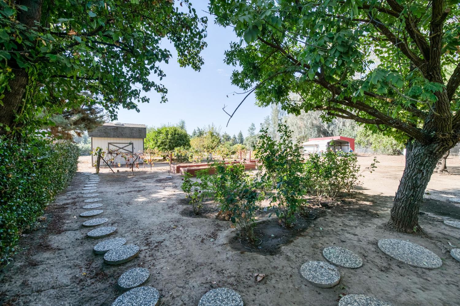 6793 E Cambridge Ave, Fresno, CA 93727
