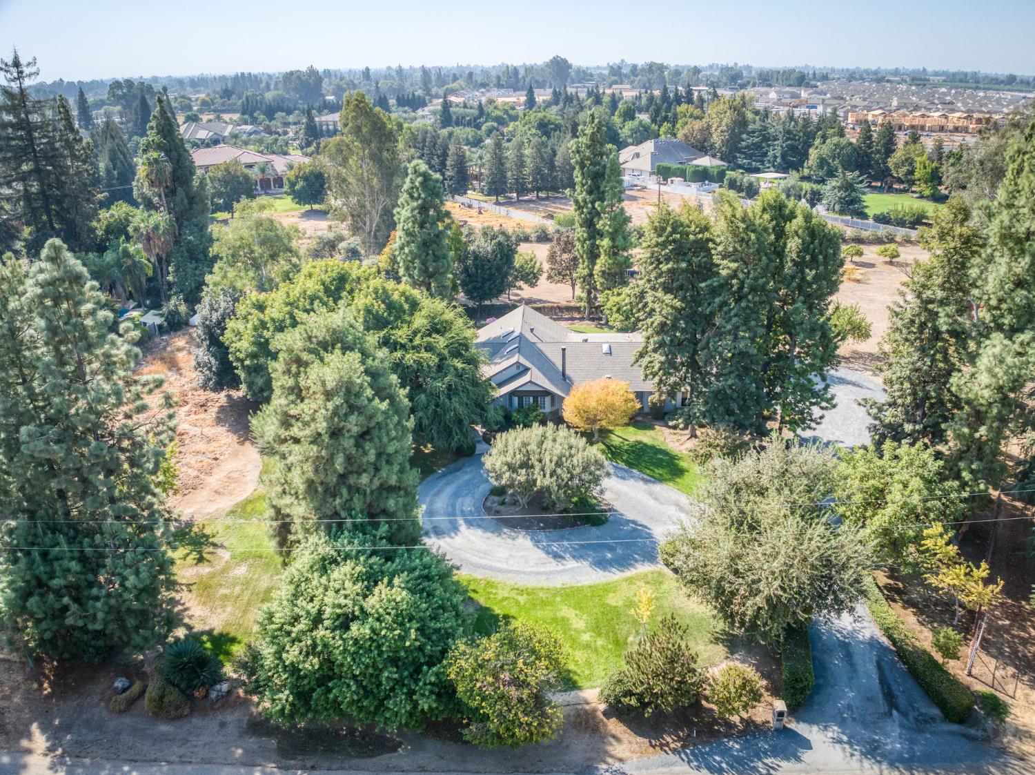 6793 E Cambridge Ave, Fresno, CA 93727