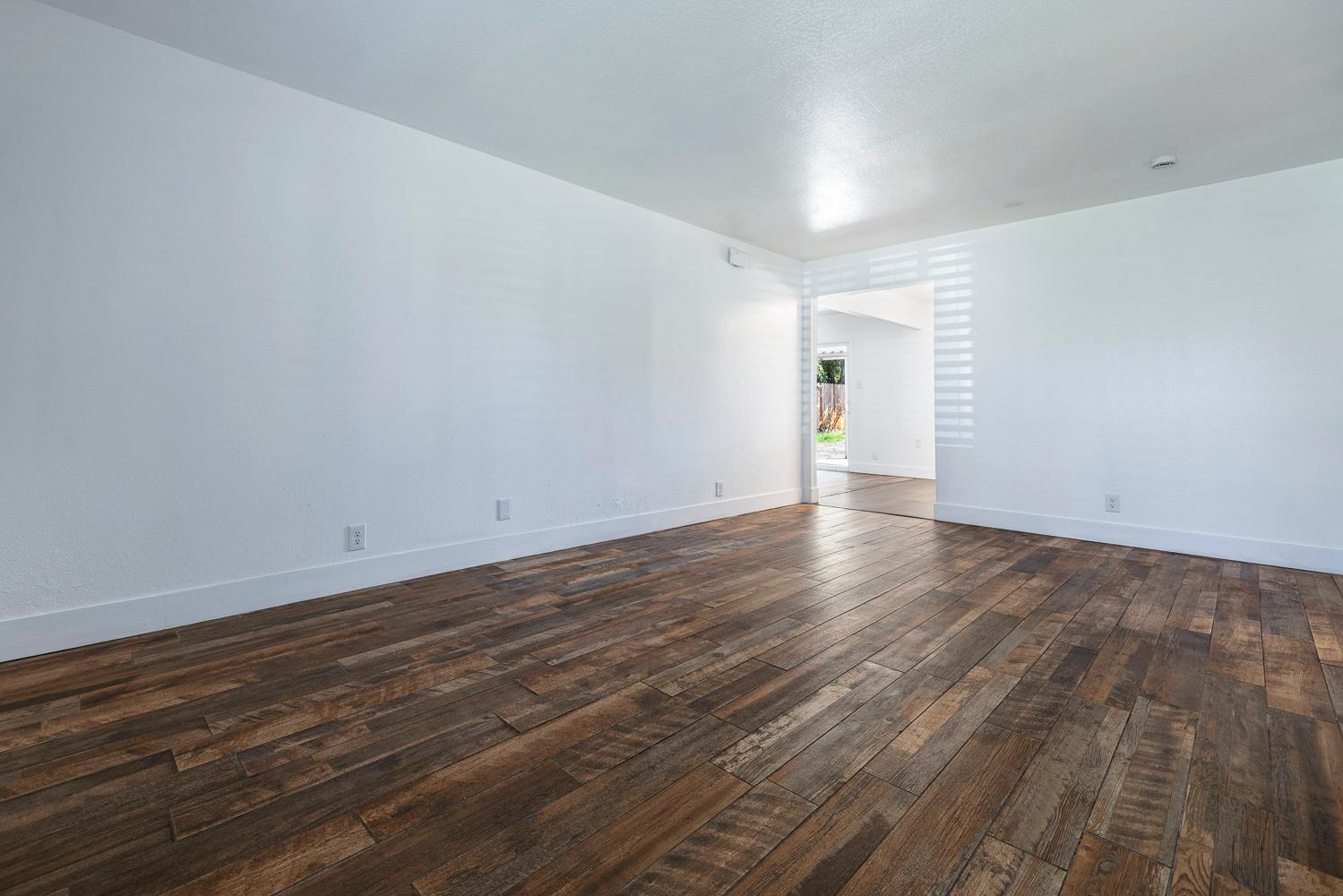 3095 W Bellaire Way, Fresno, CA 93722