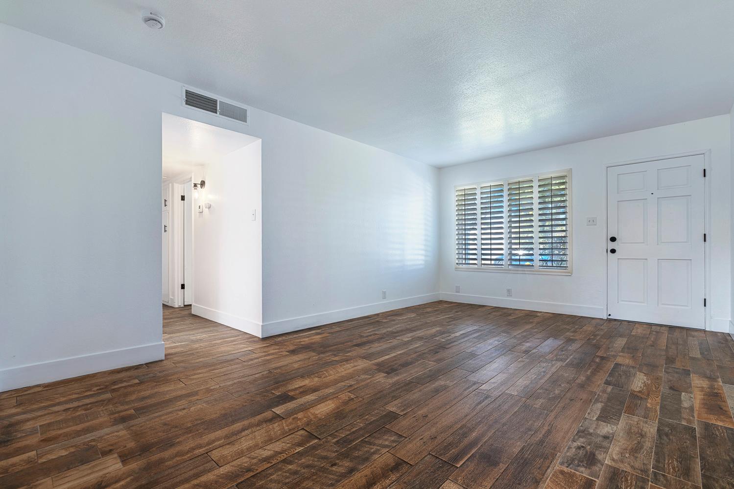 3095 W Bellaire Way, Fresno, CA 93722