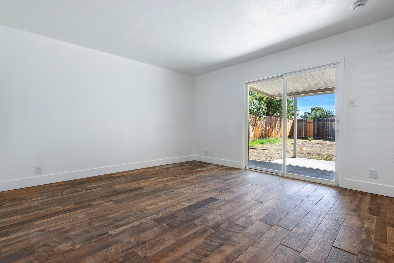 3095 W Bellaire Way, Fresno, CA 93722