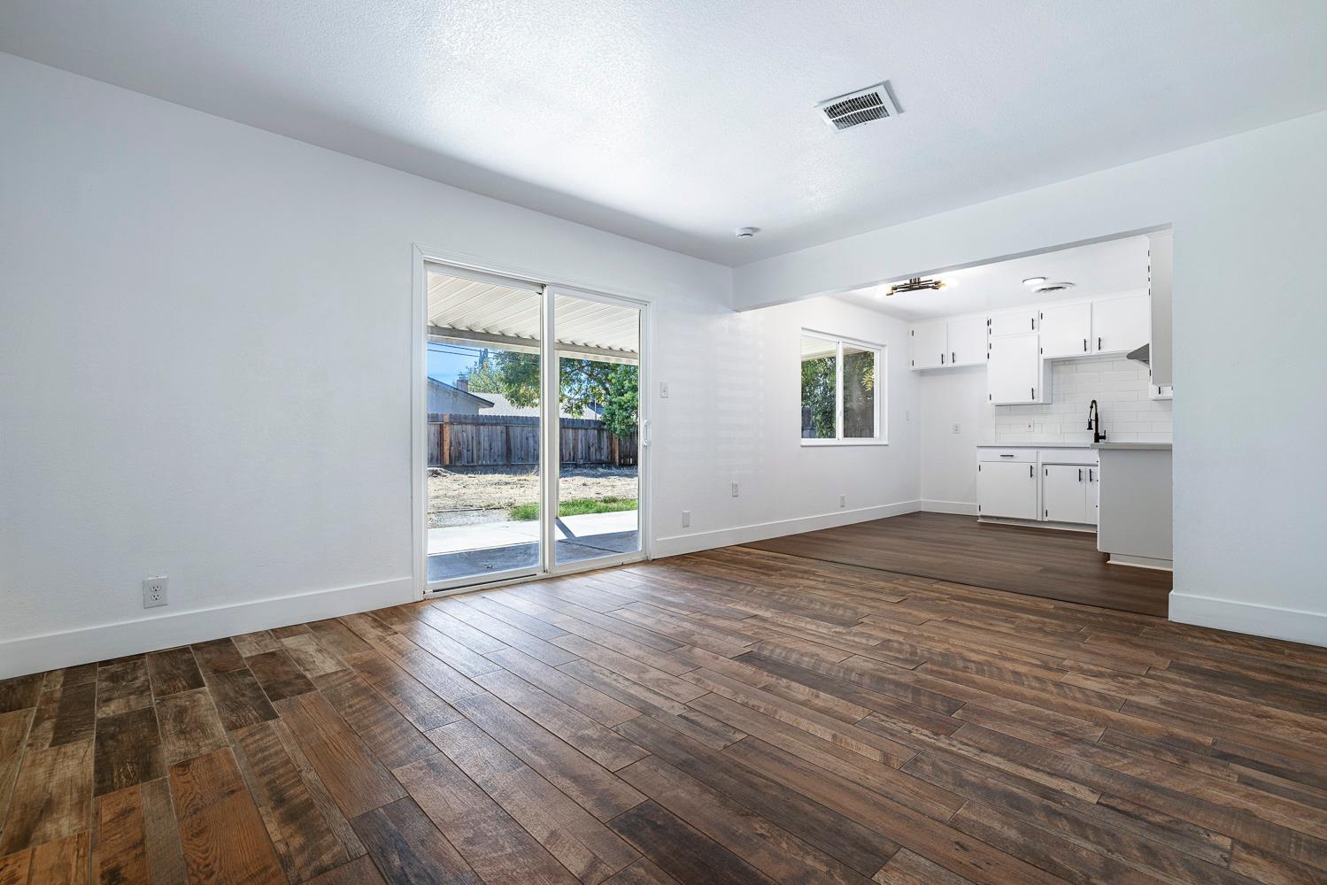3095 W Bellaire Way, Fresno, CA 93722