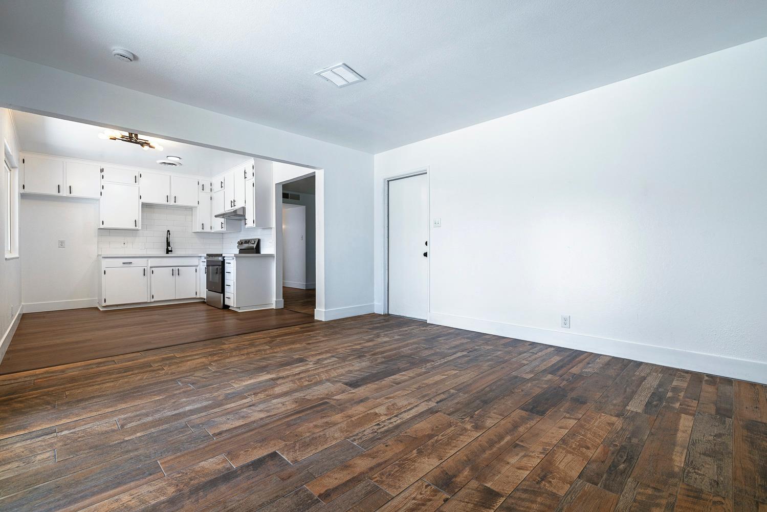 3095 W Bellaire Way, Fresno, CA 93722