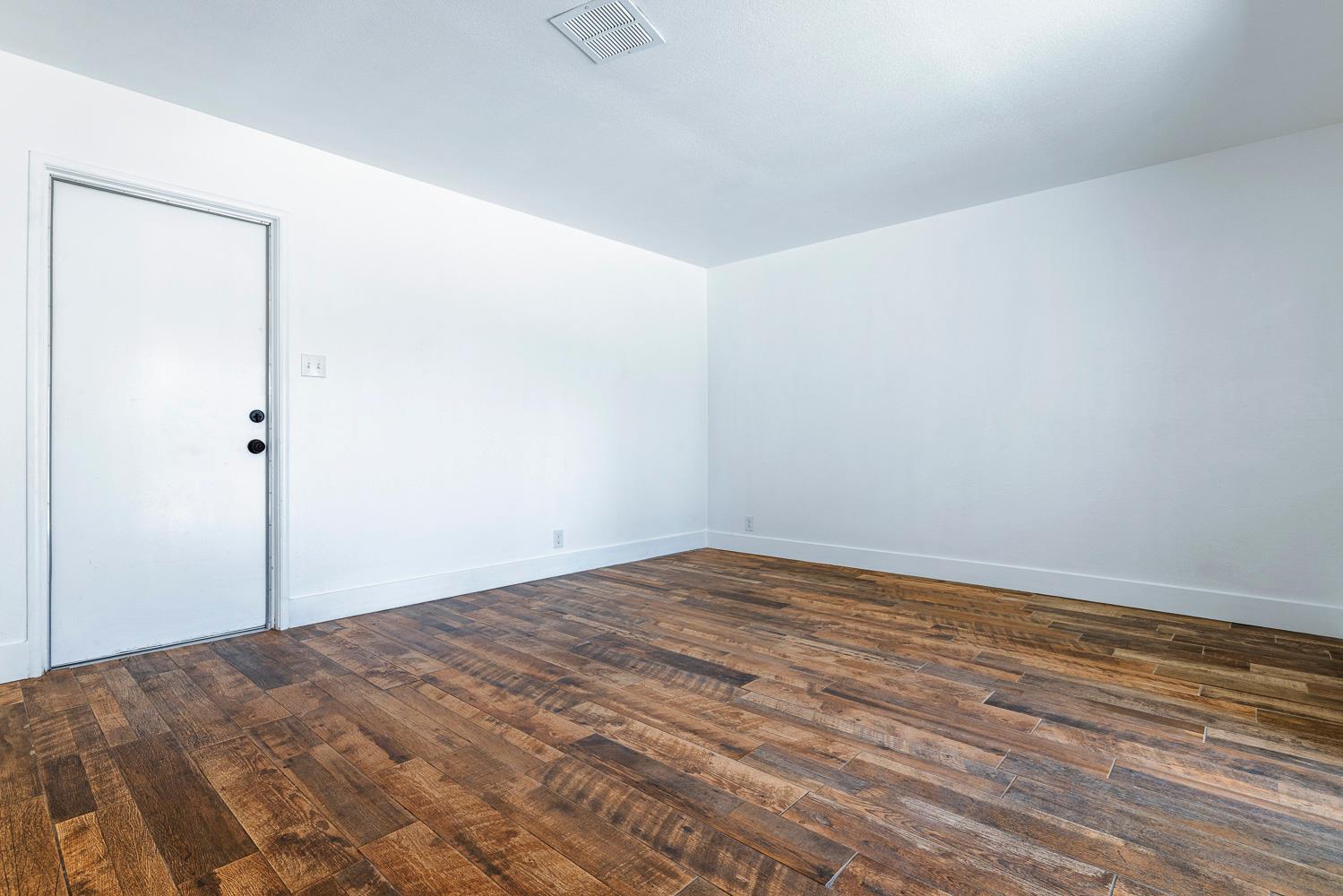 3095 W Bellaire Way, Fresno, CA 93722