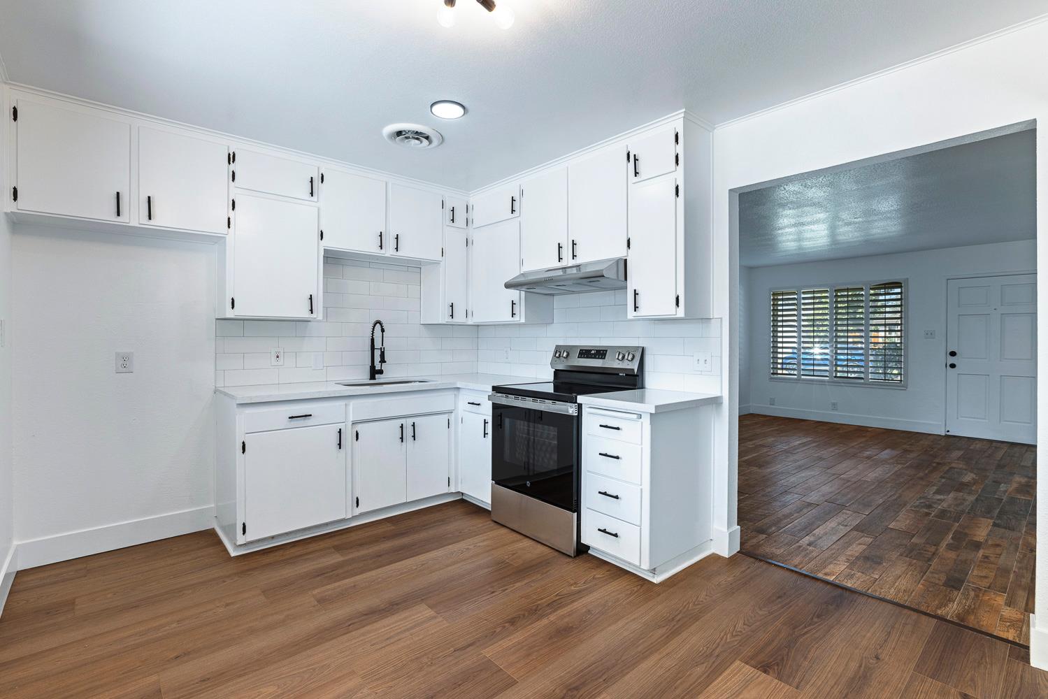3095 W Bellaire Way, Fresno, CA 93722