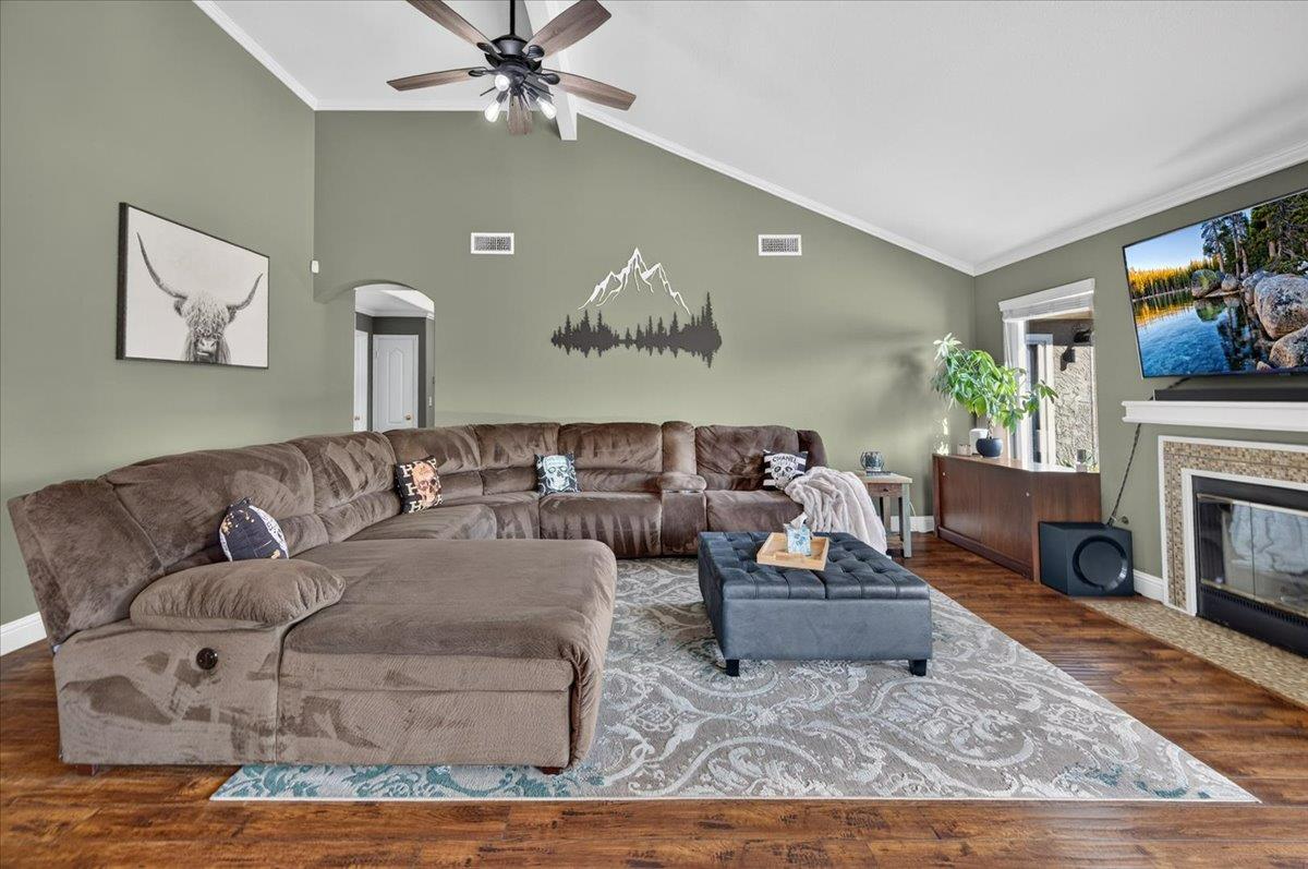 7542 N Wolters Ave, Fresno, CA 93720