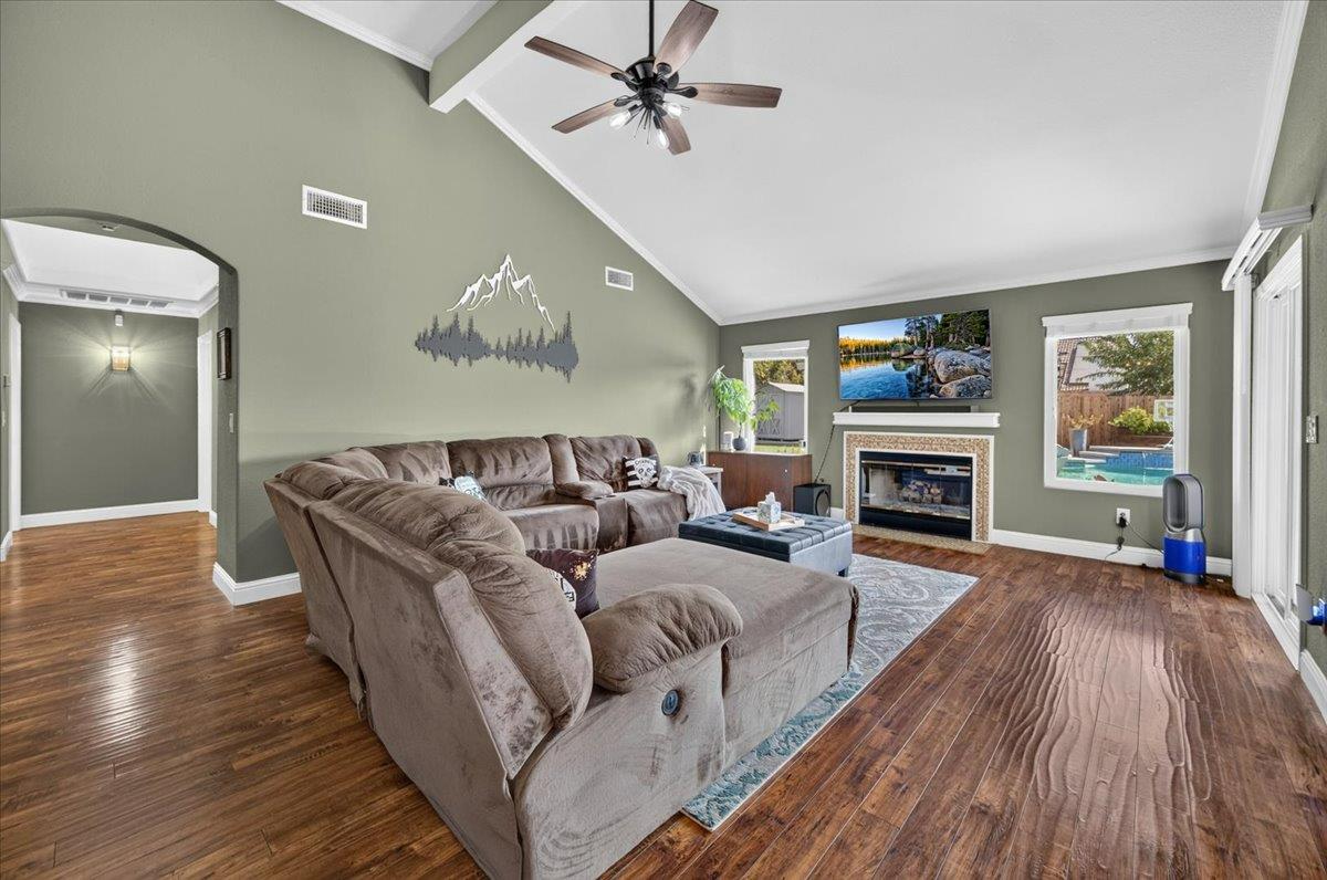 7542 N Wolters Ave, Fresno, CA 93720
