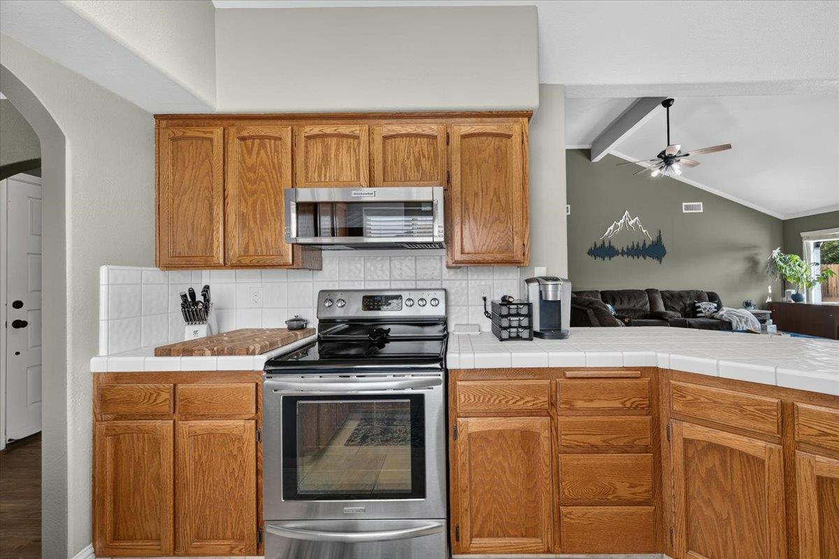 7542 N Wolters Ave, Fresno, CA 93720