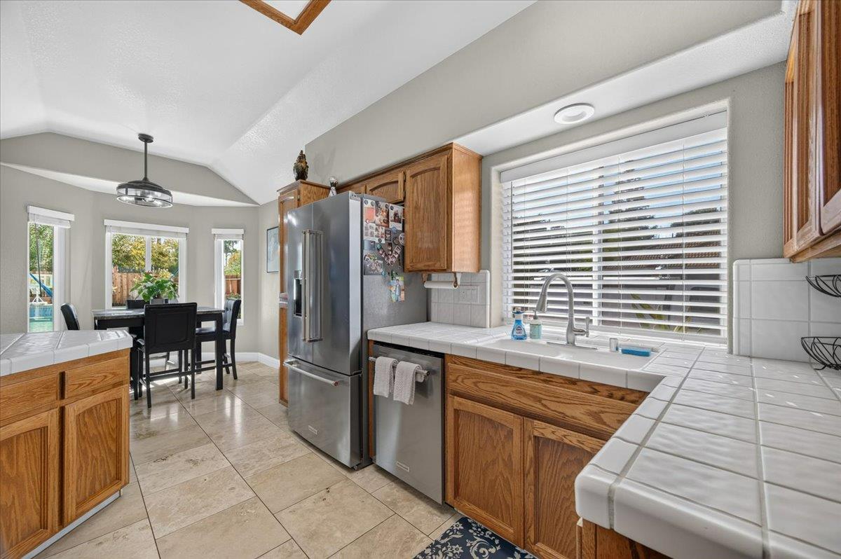 7542 N Wolters Ave, Fresno, CA 93720