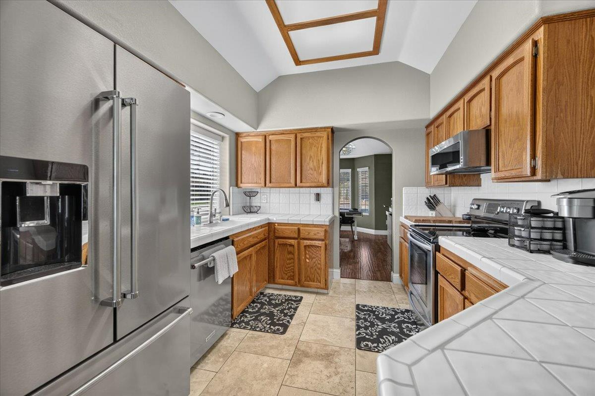 7542 N Wolters Ave, Fresno, CA 93720