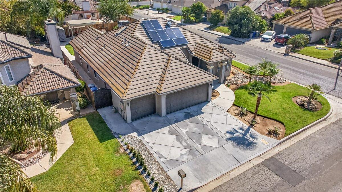 7542 N Wolters Ave, Fresno, CA 93720