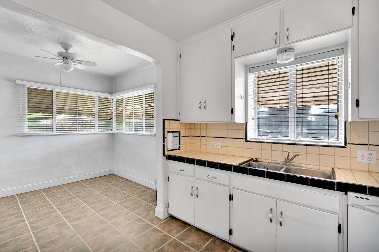 1803 Mayfair Drive East, Fresno, CA 93703