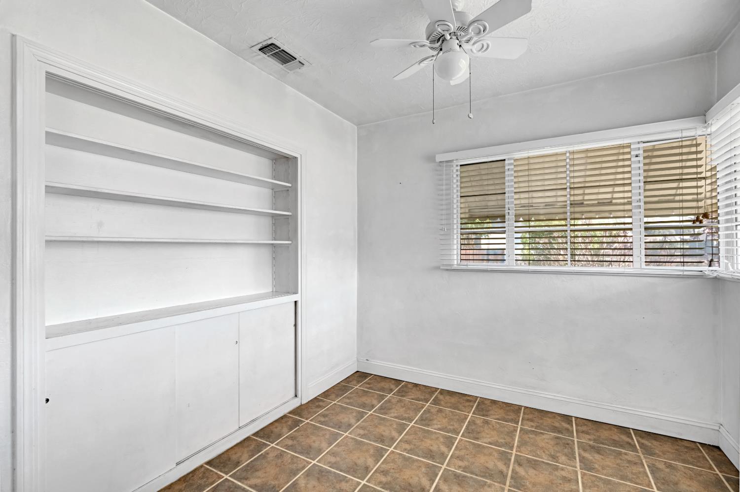 1803 Mayfair Drive East, Fresno, CA 93703