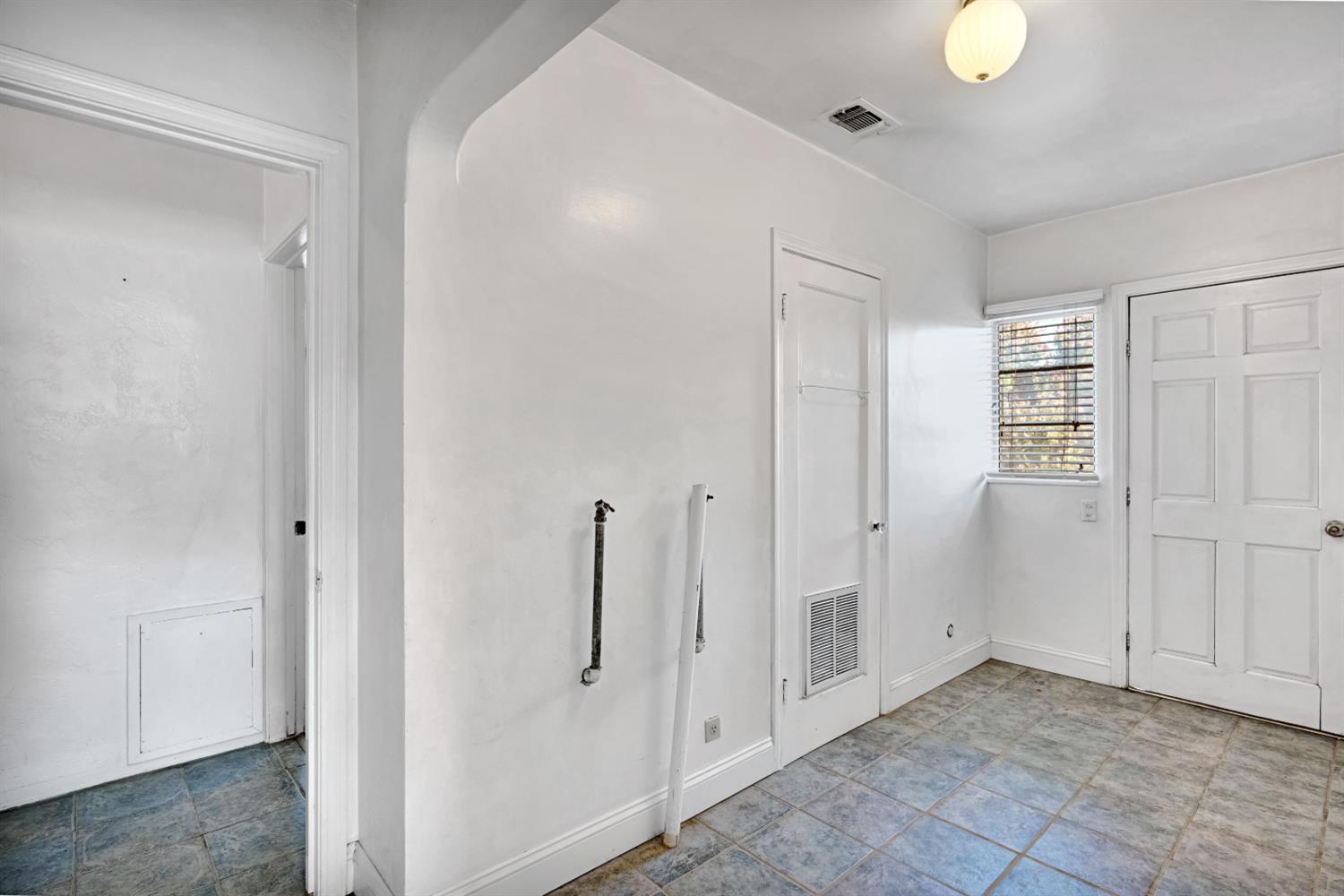 1803 Mayfair Drive East, Fresno, CA 93703
