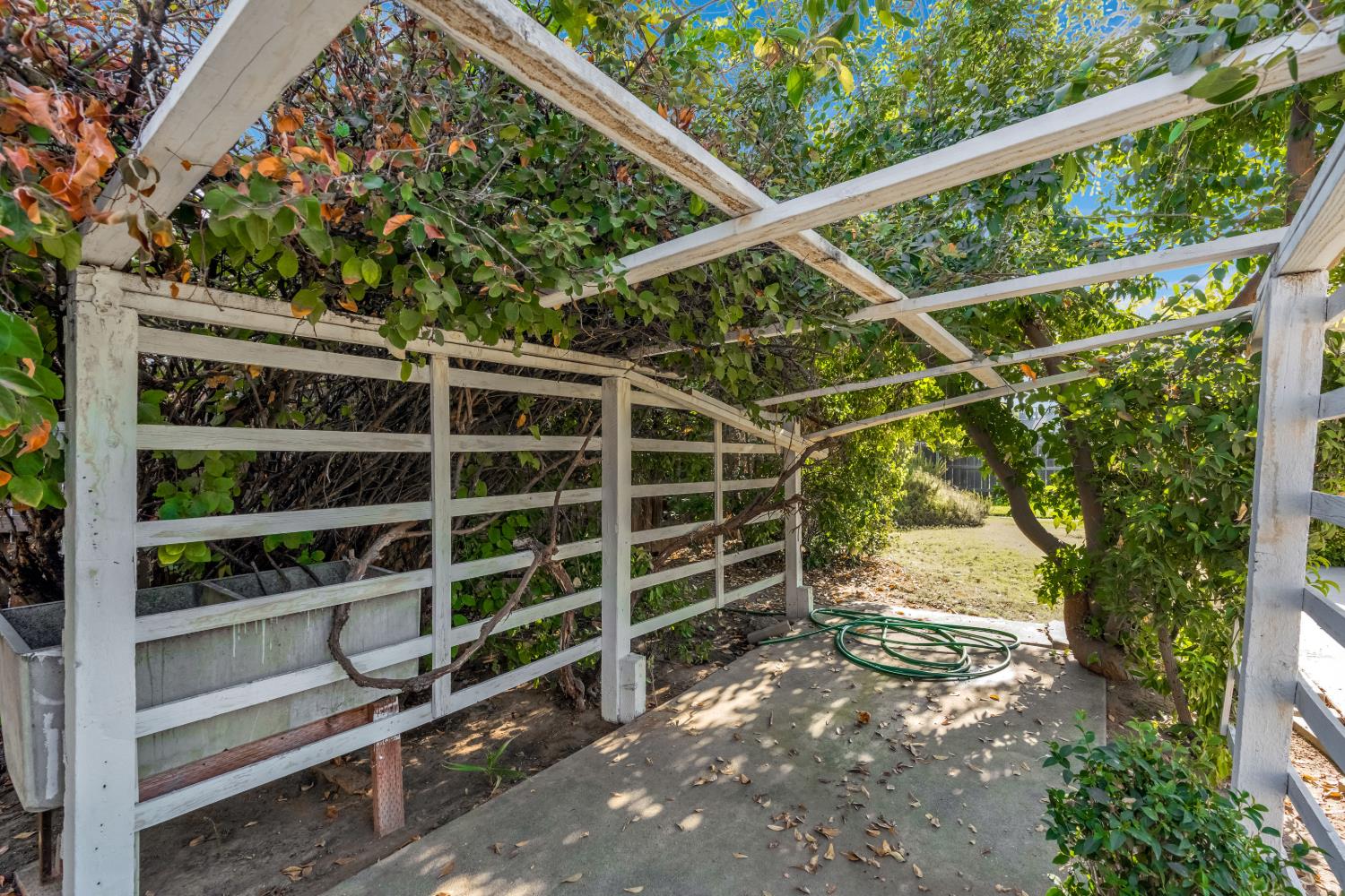 1803 Mayfair Drive East, Fresno, CA 93703