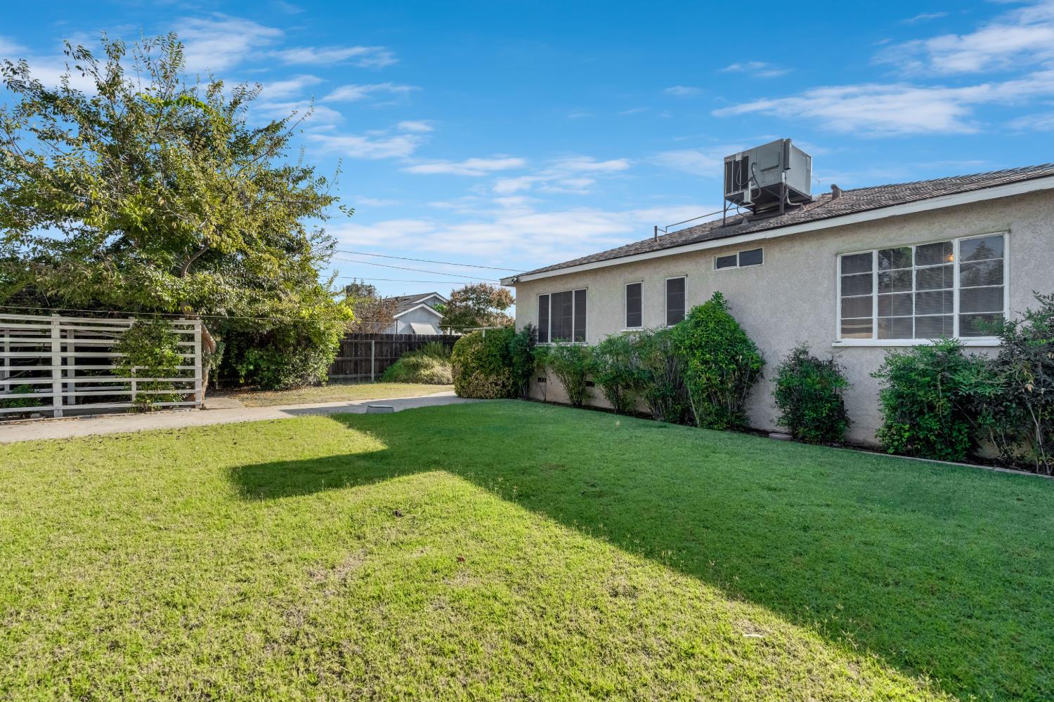 1803 Mayfair Drive East, Fresno, CA 93703