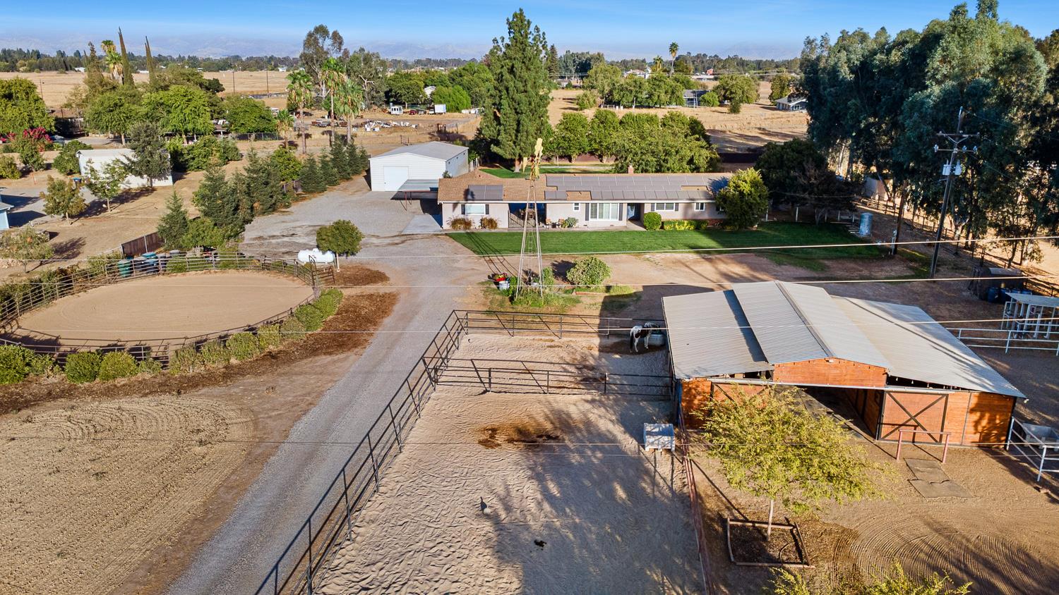 6880 N Maine Ave, Clovis, CA 93619