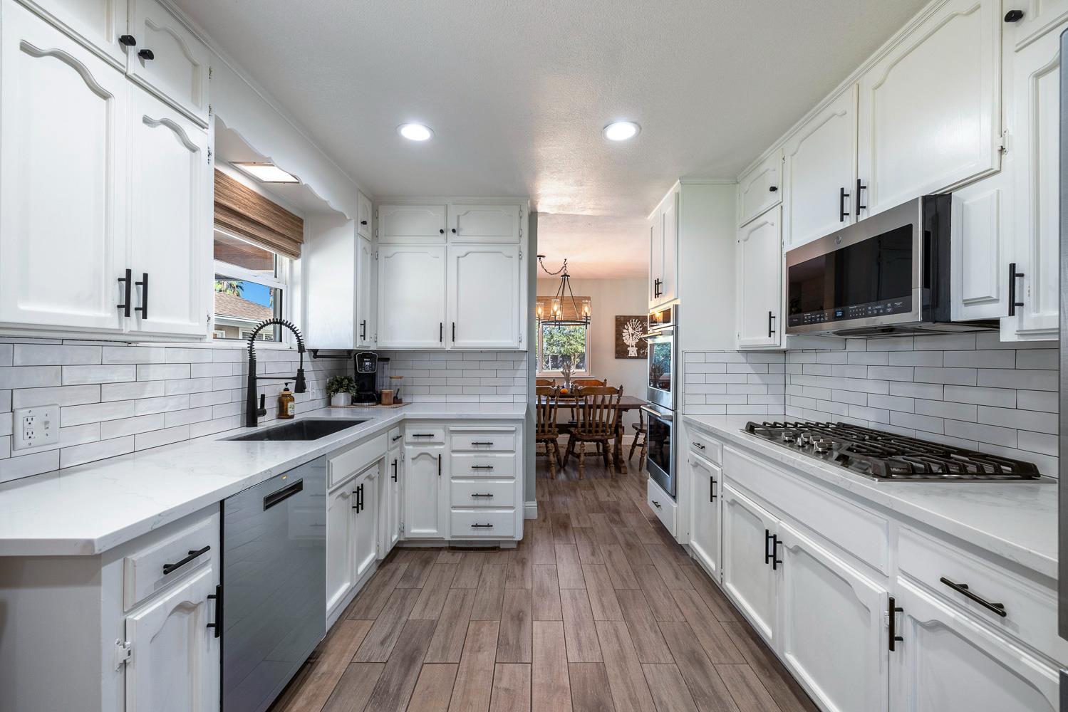 6880 N Maine Ave, Clovis, CA 93619