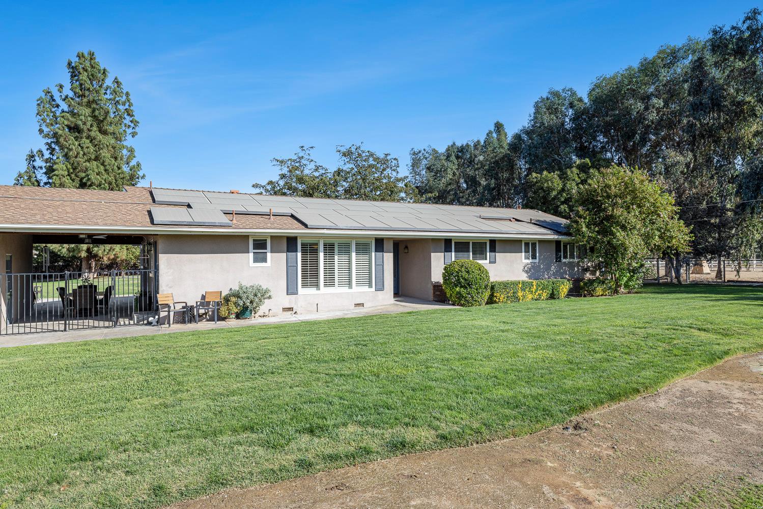 6880 N Maine Ave, Clovis, CA 93619