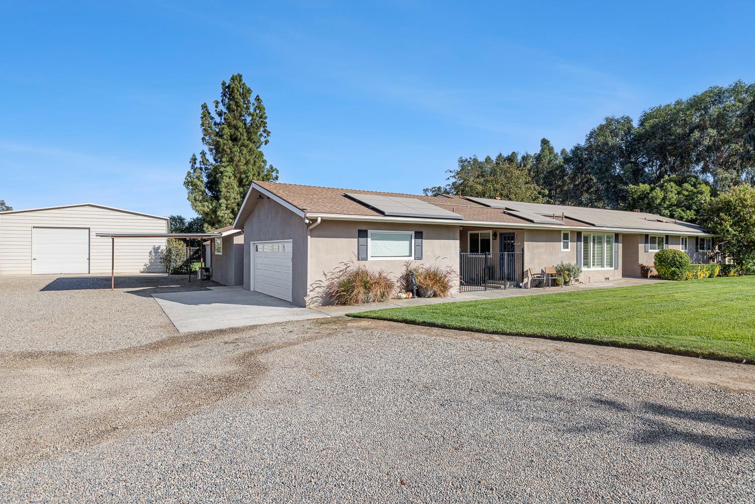 6880 N Maine Ave, Clovis, CA 93619